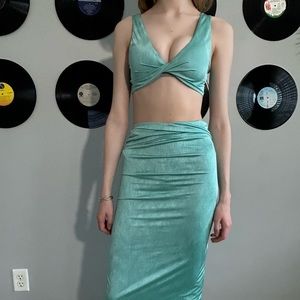Revolve Teal Set